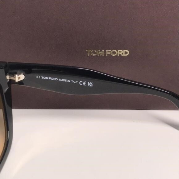 NEW Authentic Tom Ford Black Cat-Eye Sunglasses TF940 01B - Picture 11 of 11